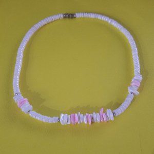 Vintage 90's costume Coral shell type necklace